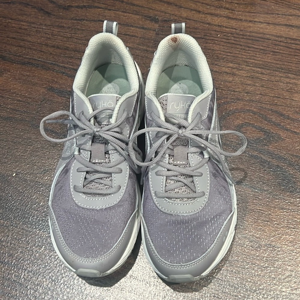 womens ryka sneakers